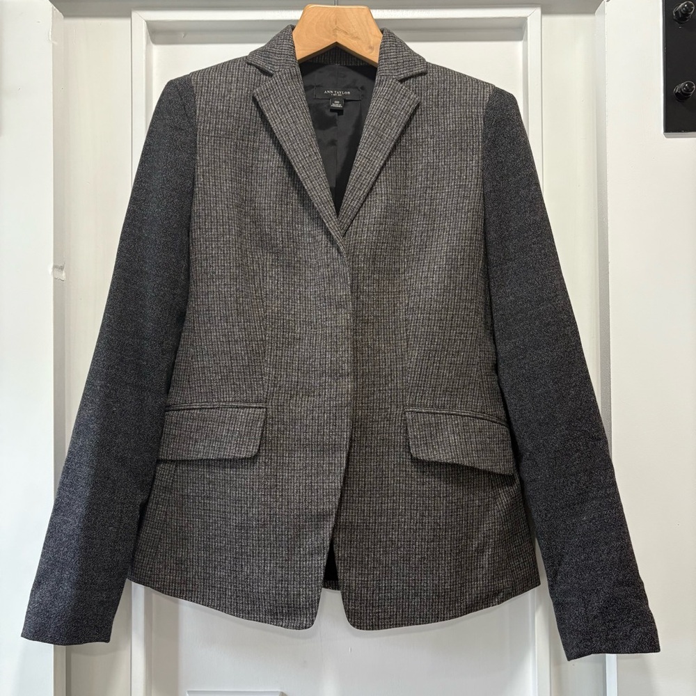 Ann Taylor Charcoal and Black Checkered Pattern Wool Blend Blazer Size 00